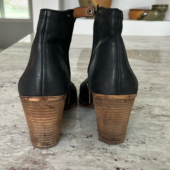 Lucy Brand Leather Booties, black, size 9 - Picture 4 of 6